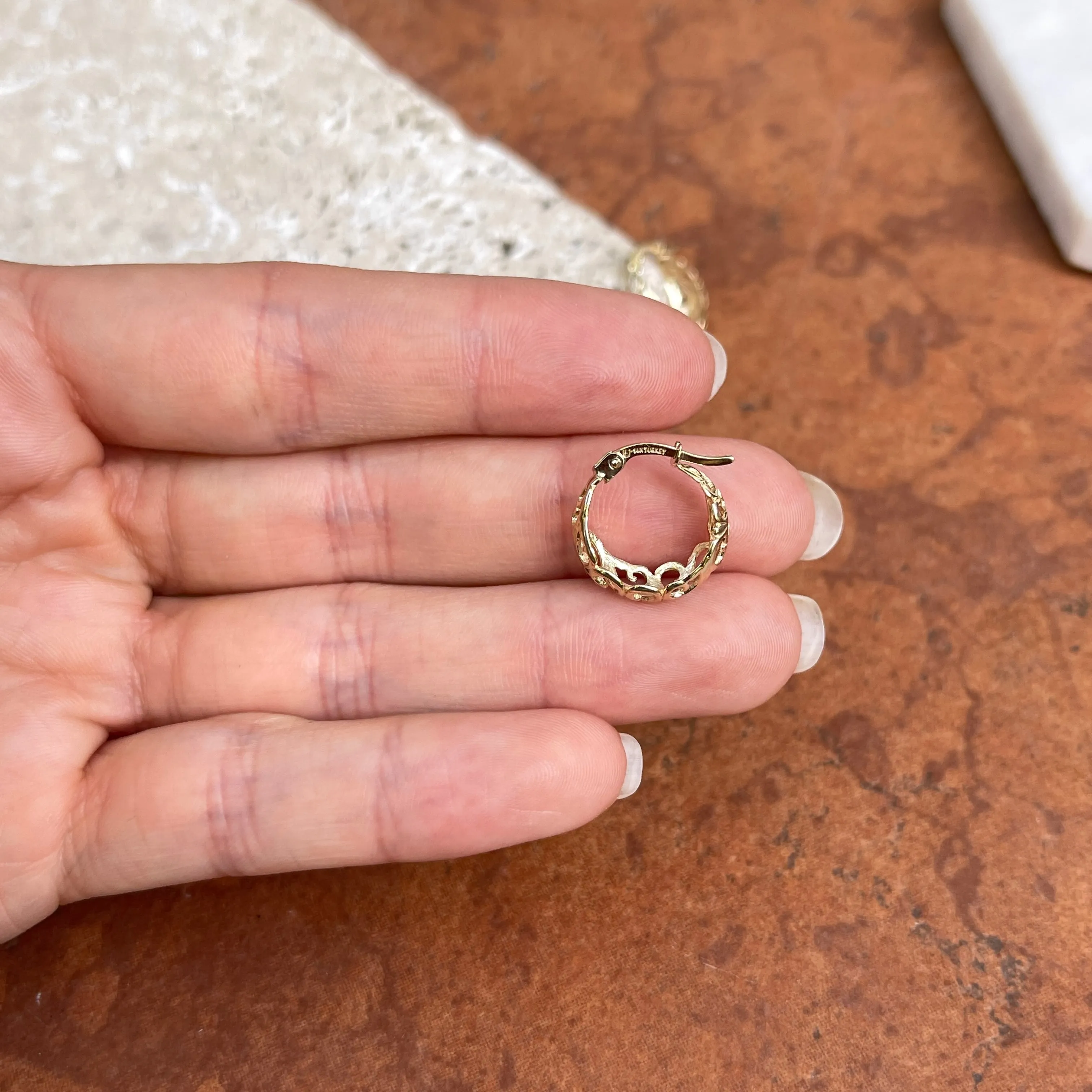 14KT Yellow Gold Tapered Filigree Design Hoop Earrings 16mm