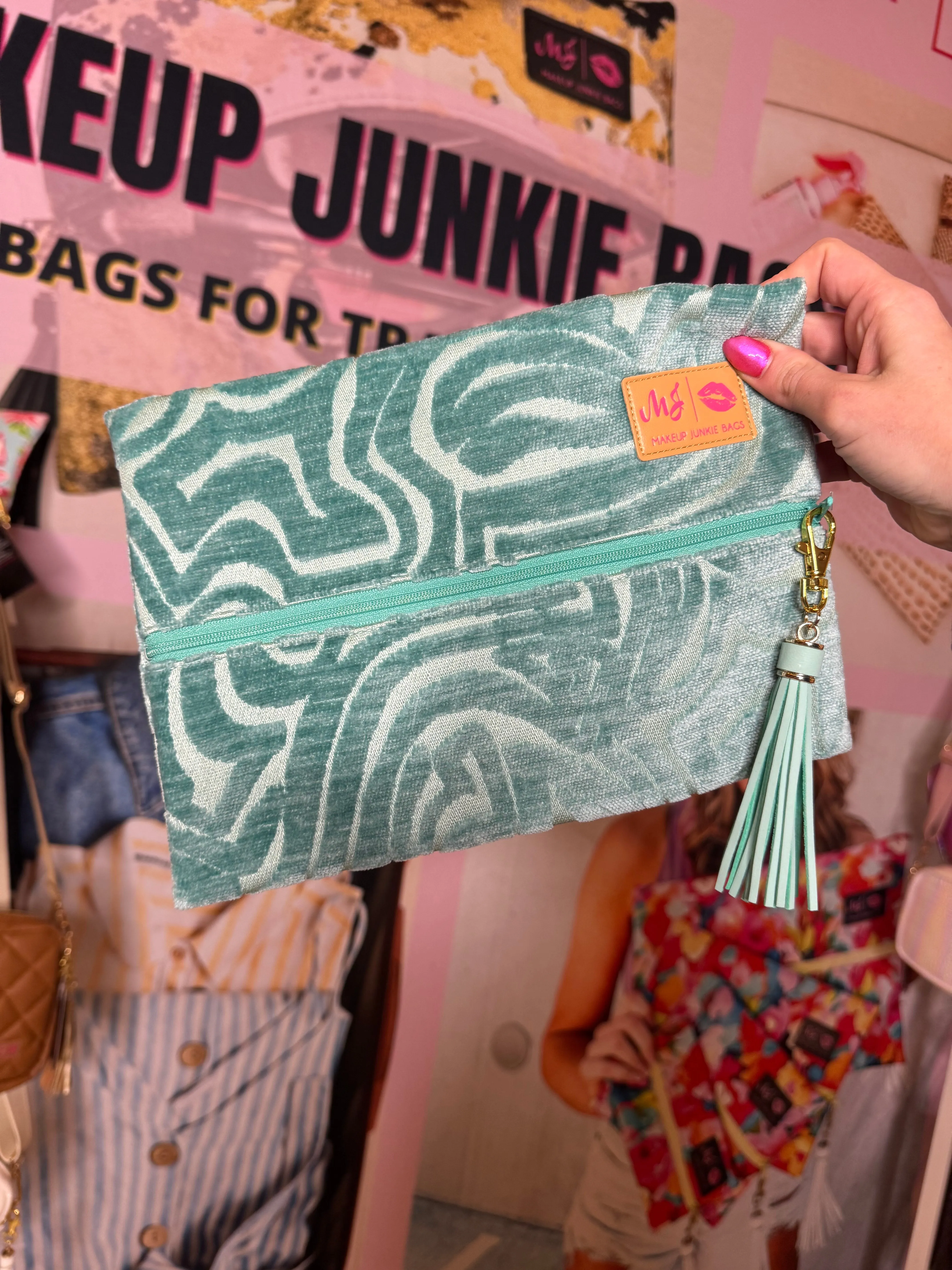 Amaze Turquoise by Makeup Junkie (Ships in 3-4 Weeks)
