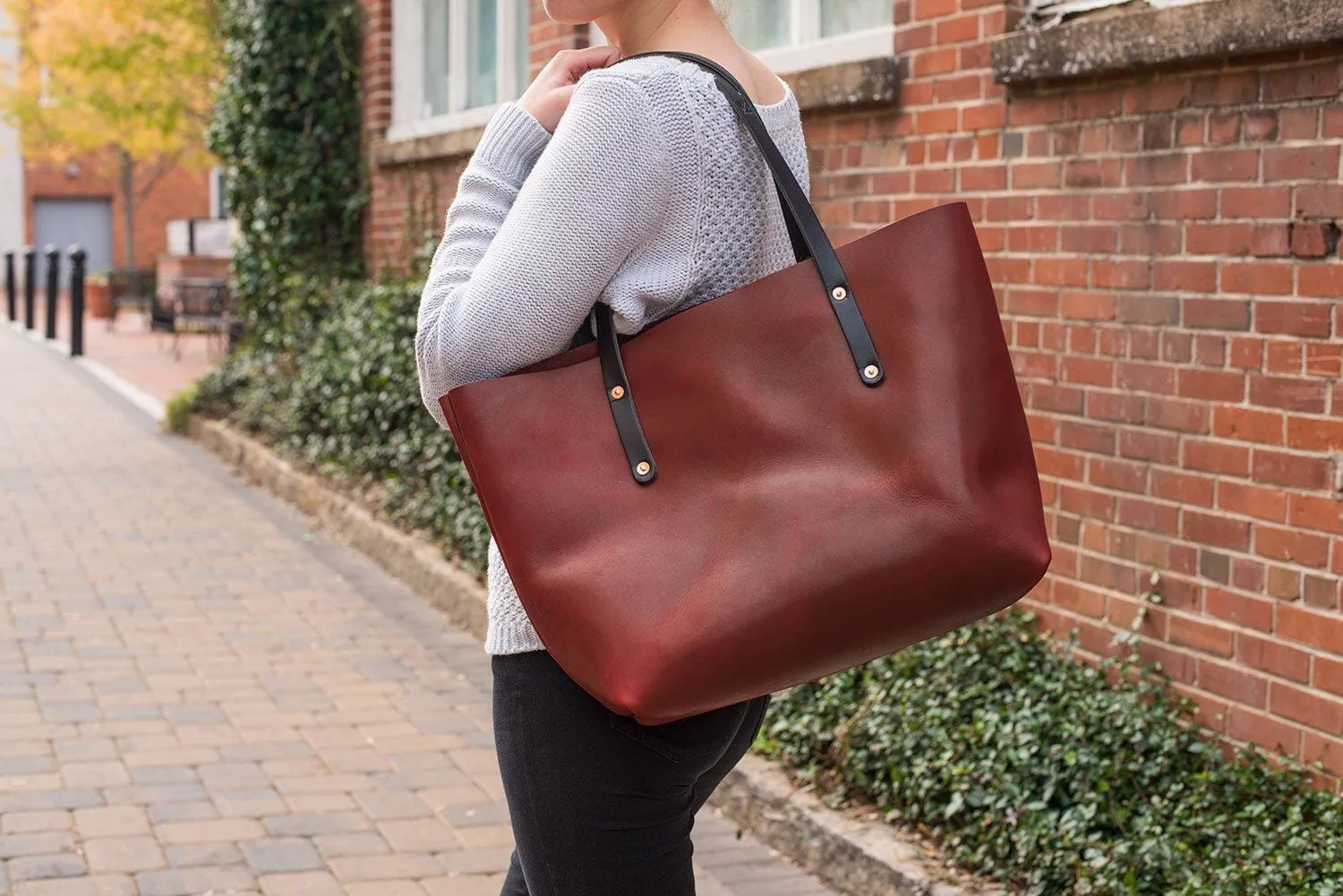 AVERY LEATHER TOTE BAG - LARGE - OXBLOOD