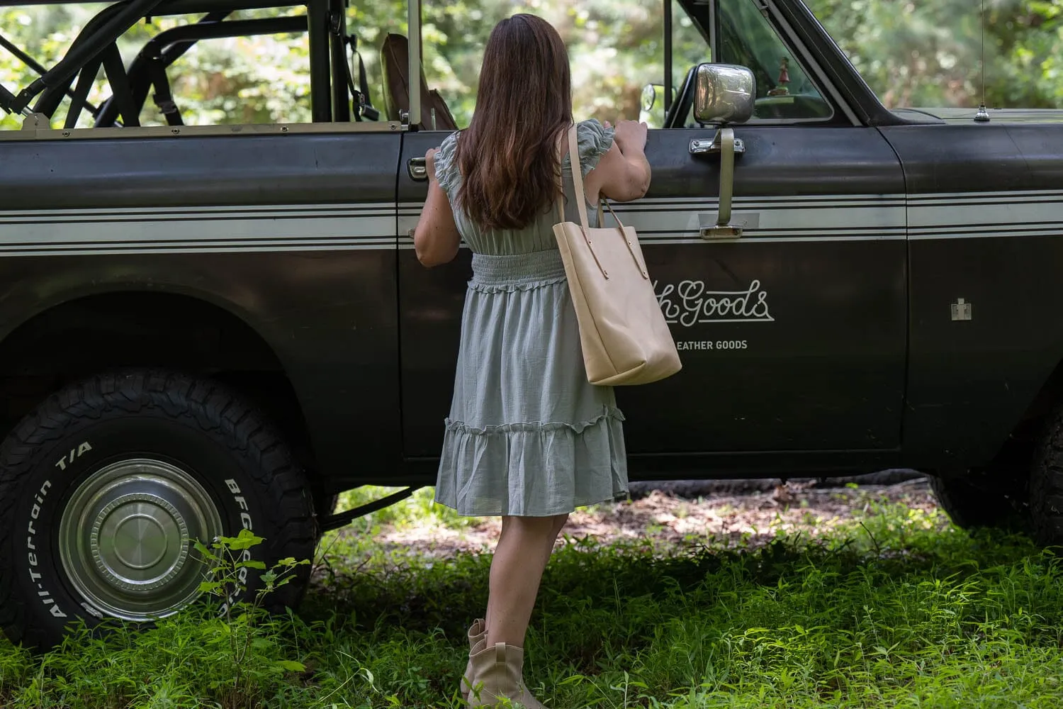 AVERY LEATHER TOTE BAG - SLIM MEDIUM - NATURAL VEG TAN