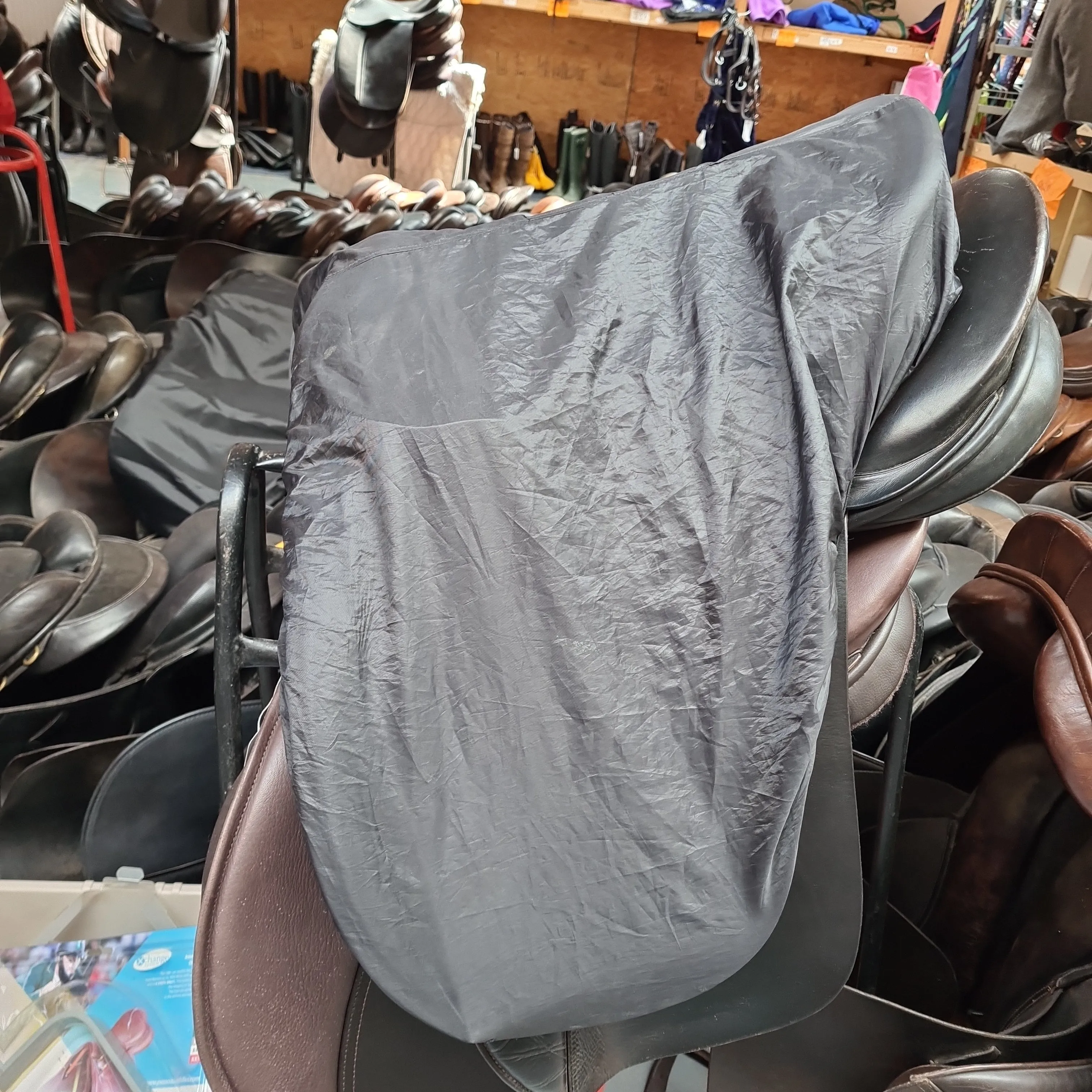 Black water redistant saddle cover FREE POSTAGE ❤️