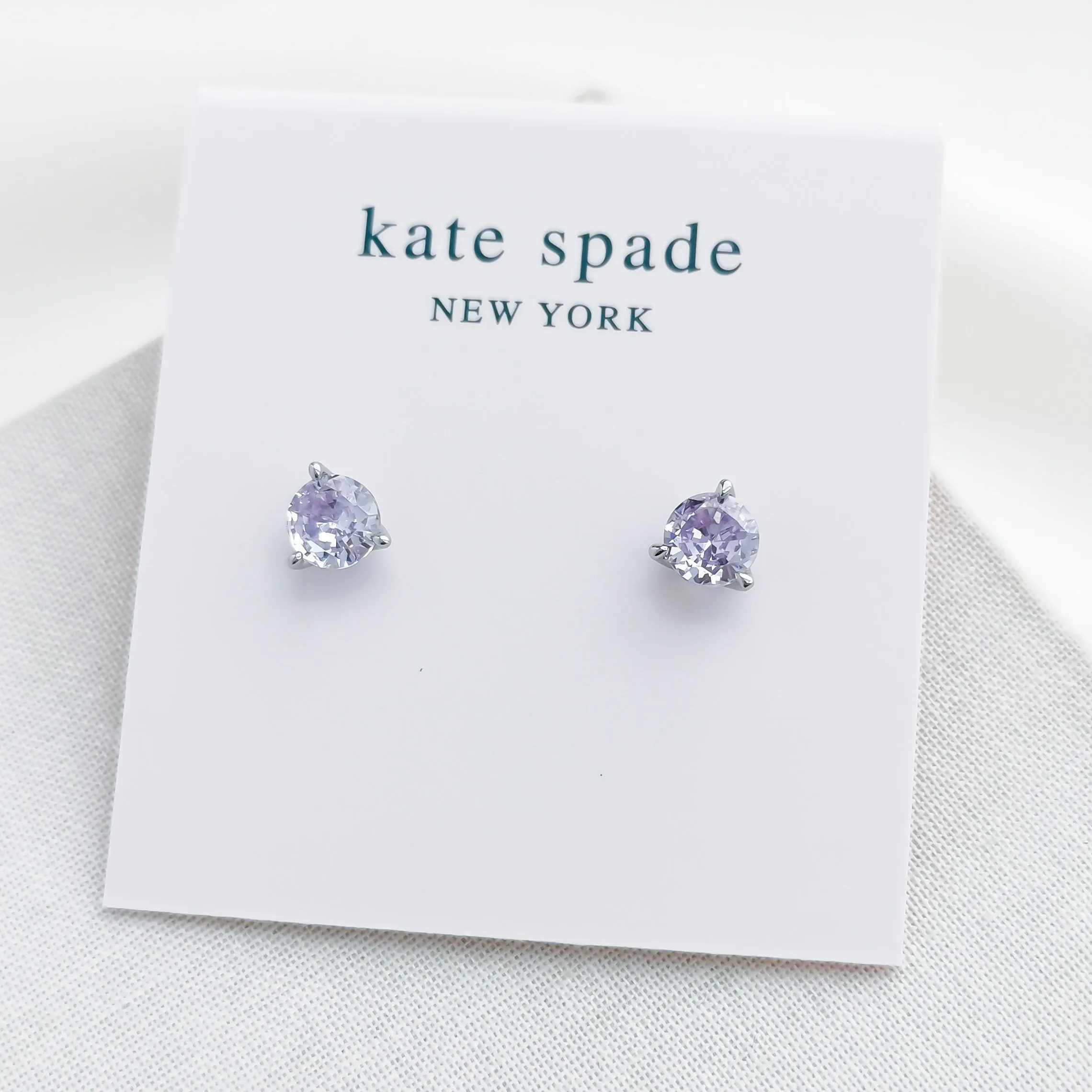 Brilliant Statements Tri-Prong Stud Earrings (Light Amethyst)