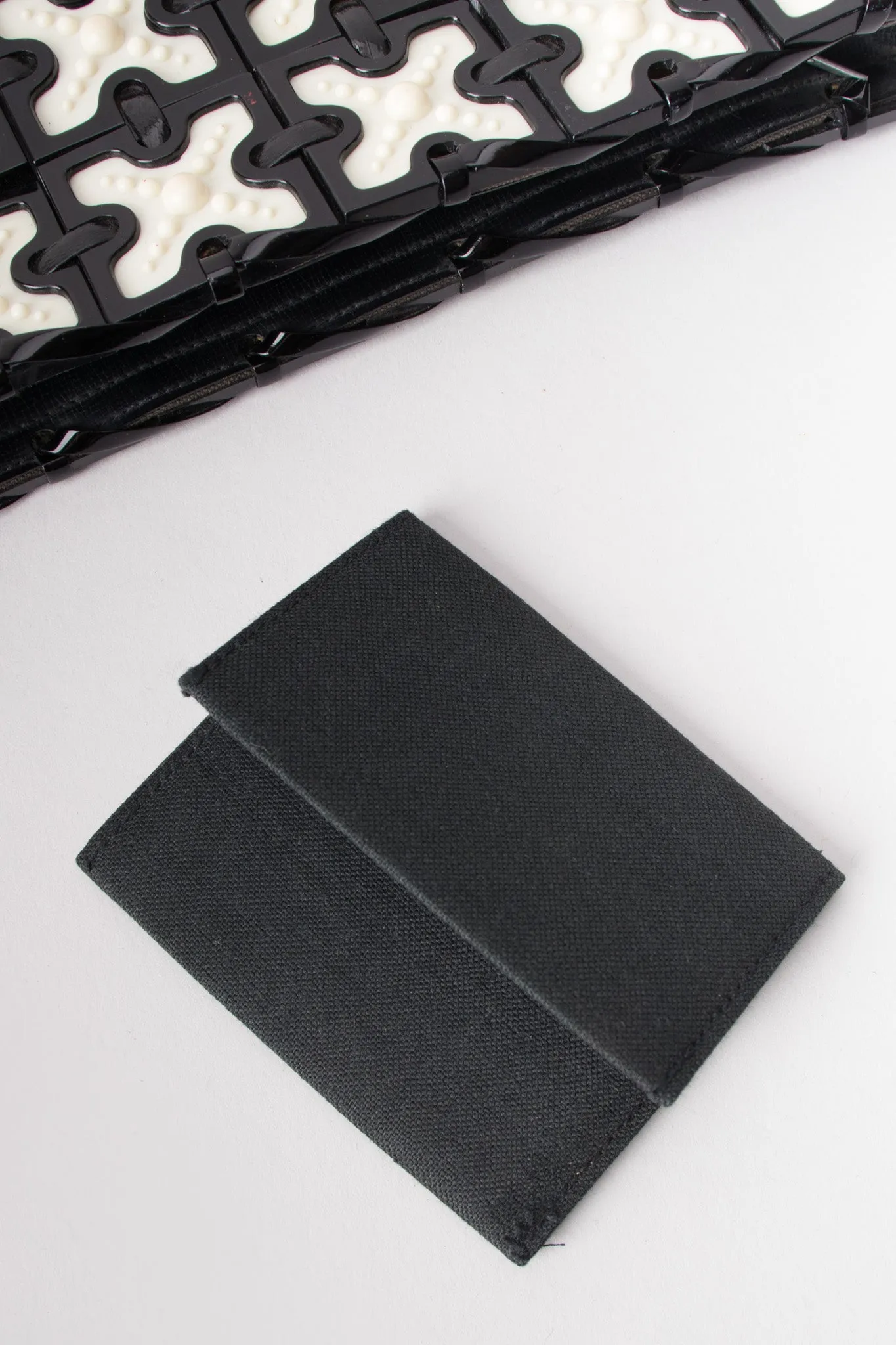Cross Tile Clutch