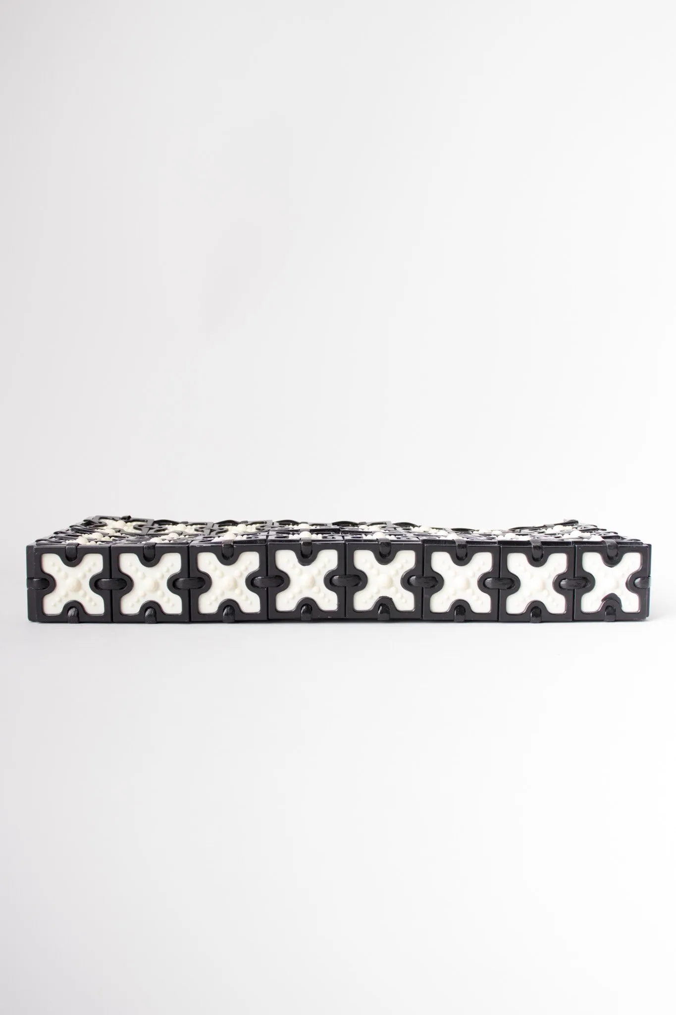 Cross Tile Clutch