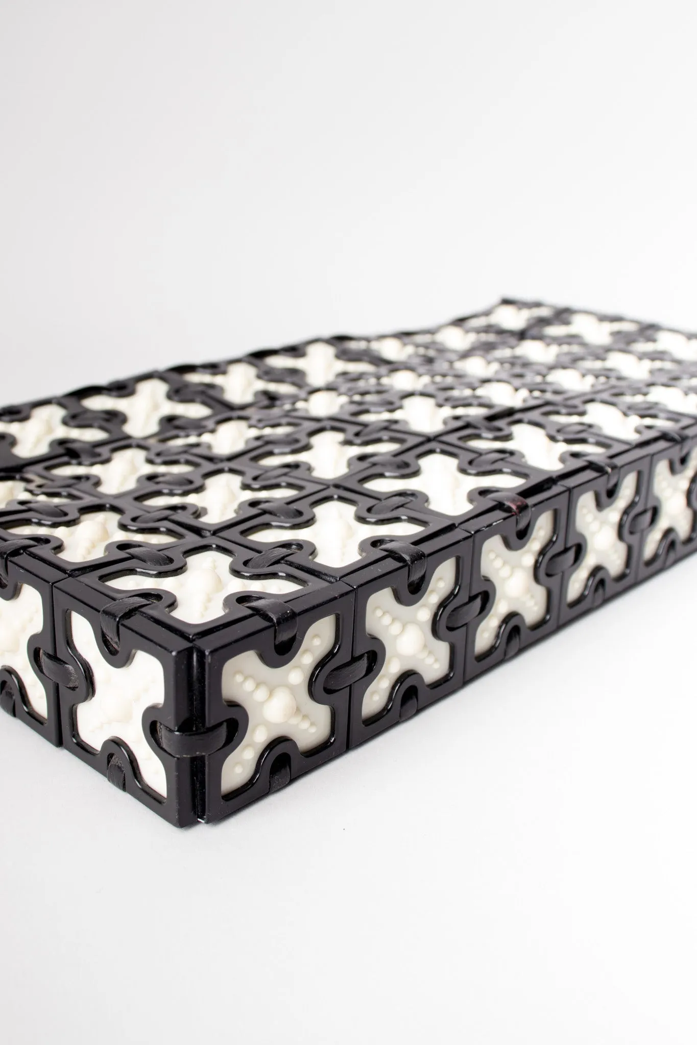 Cross Tile Clutch