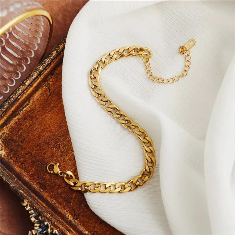 CURB LINK BRACELET