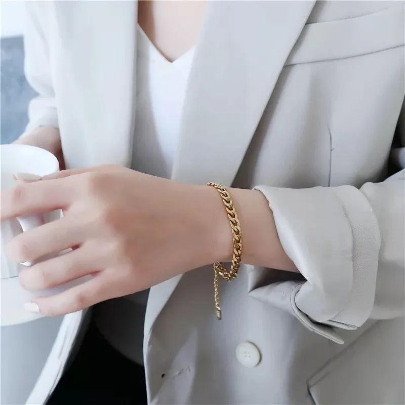 CURB LINK BRACELET