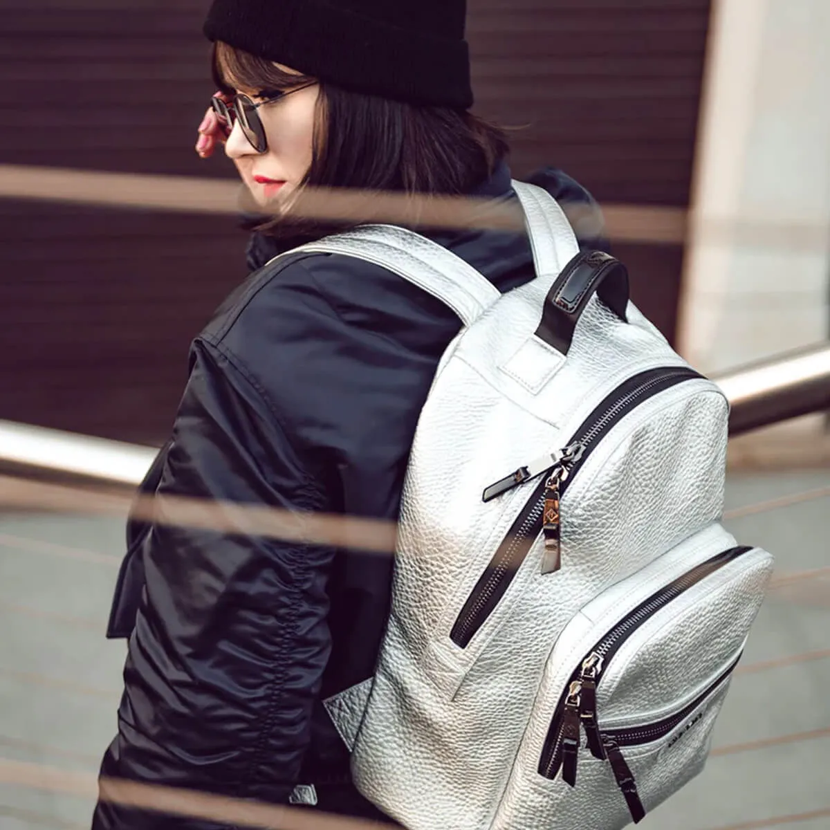 Elwood Changing Backpack Veganes Leder aus recyceltem Polyurethan