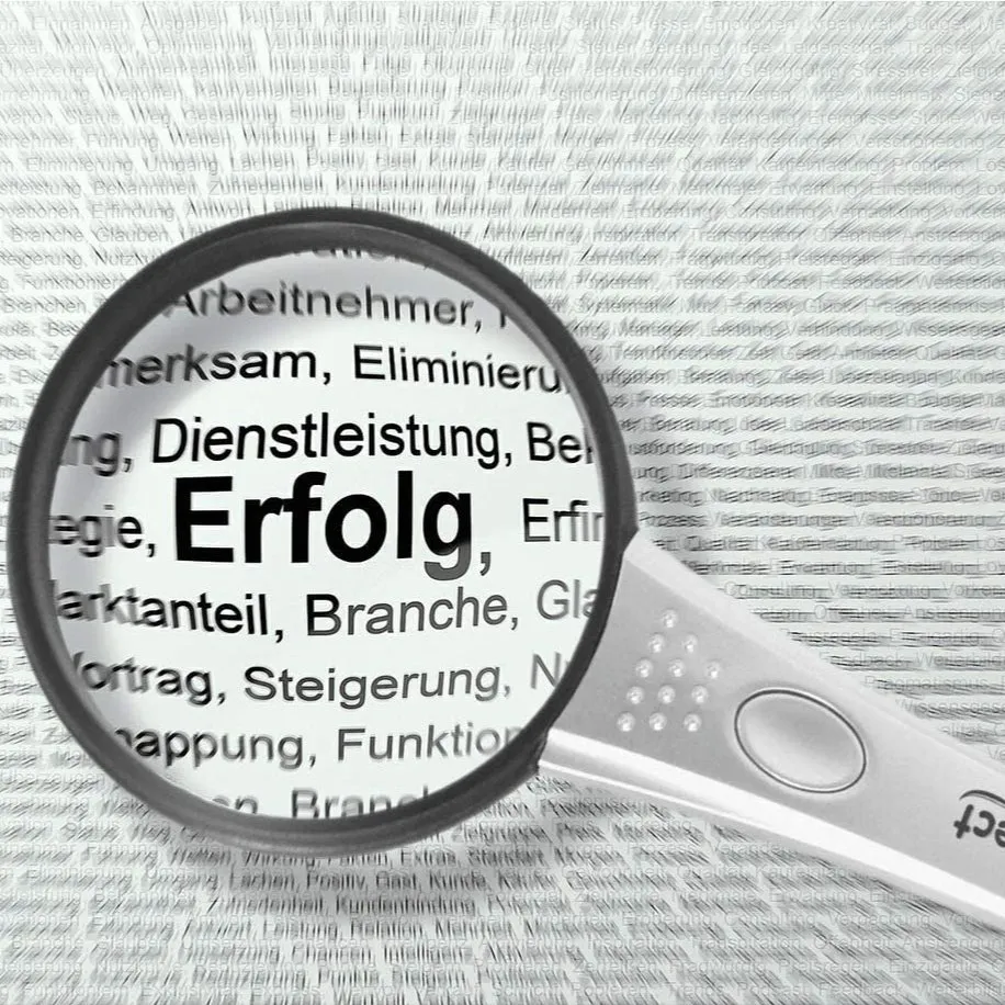 Extra Lightweight Magnifying Glass with Light - With higher magnification secondary lens  - 4 sizes