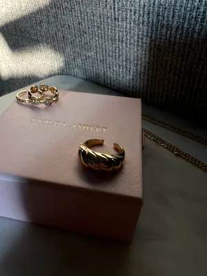 Le Croissant Ring