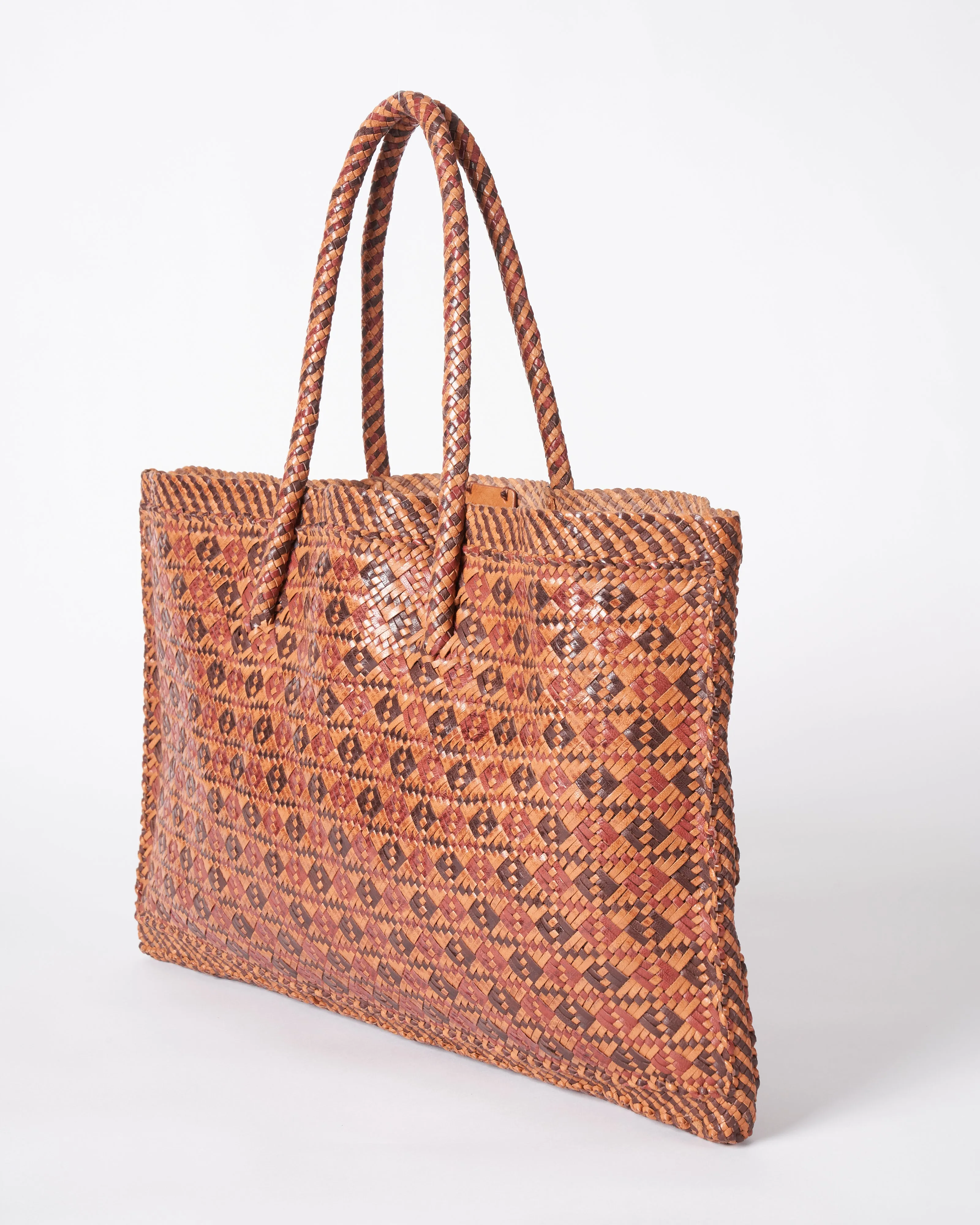 maori kete - burnished leather