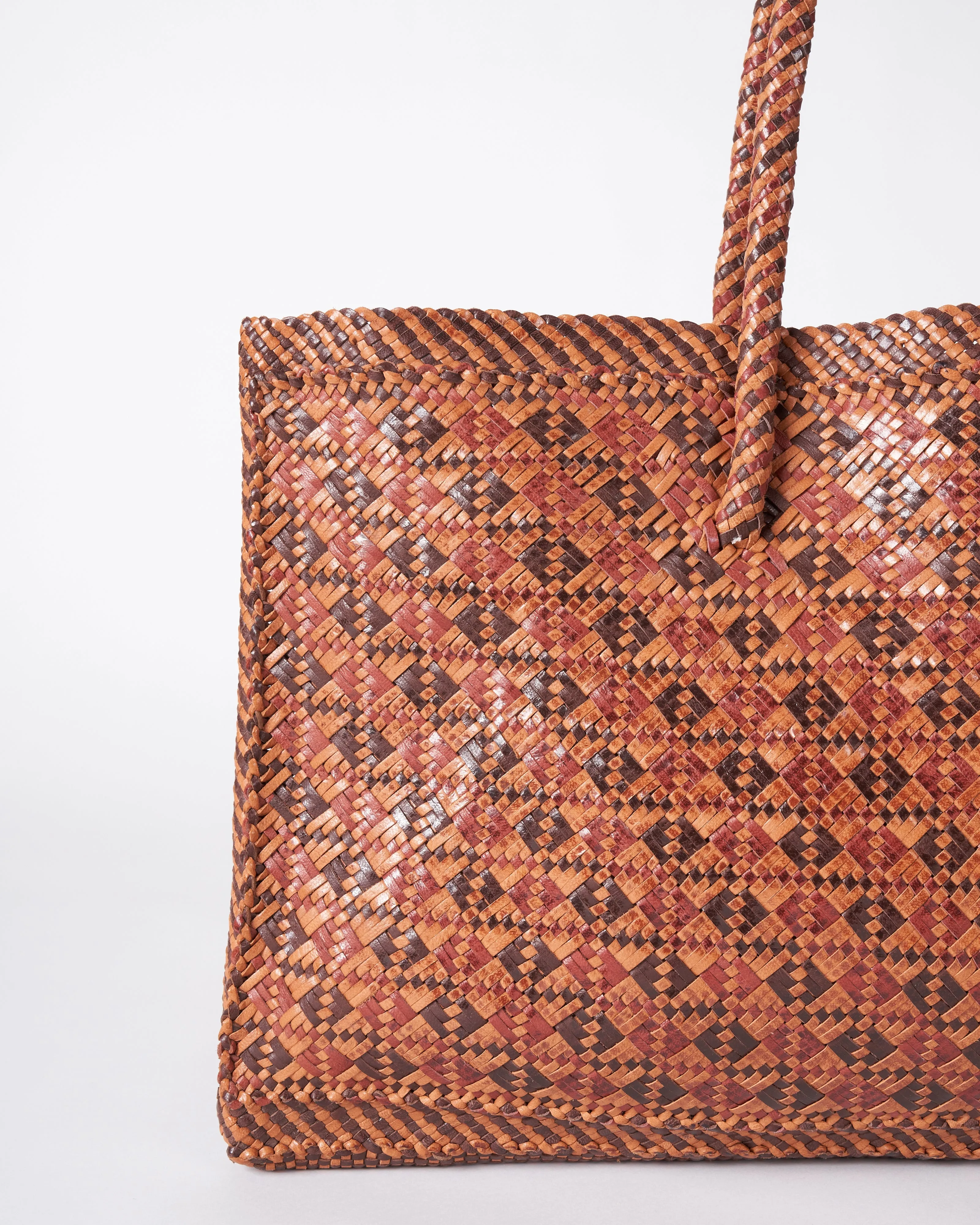 maori kete - burnished leather