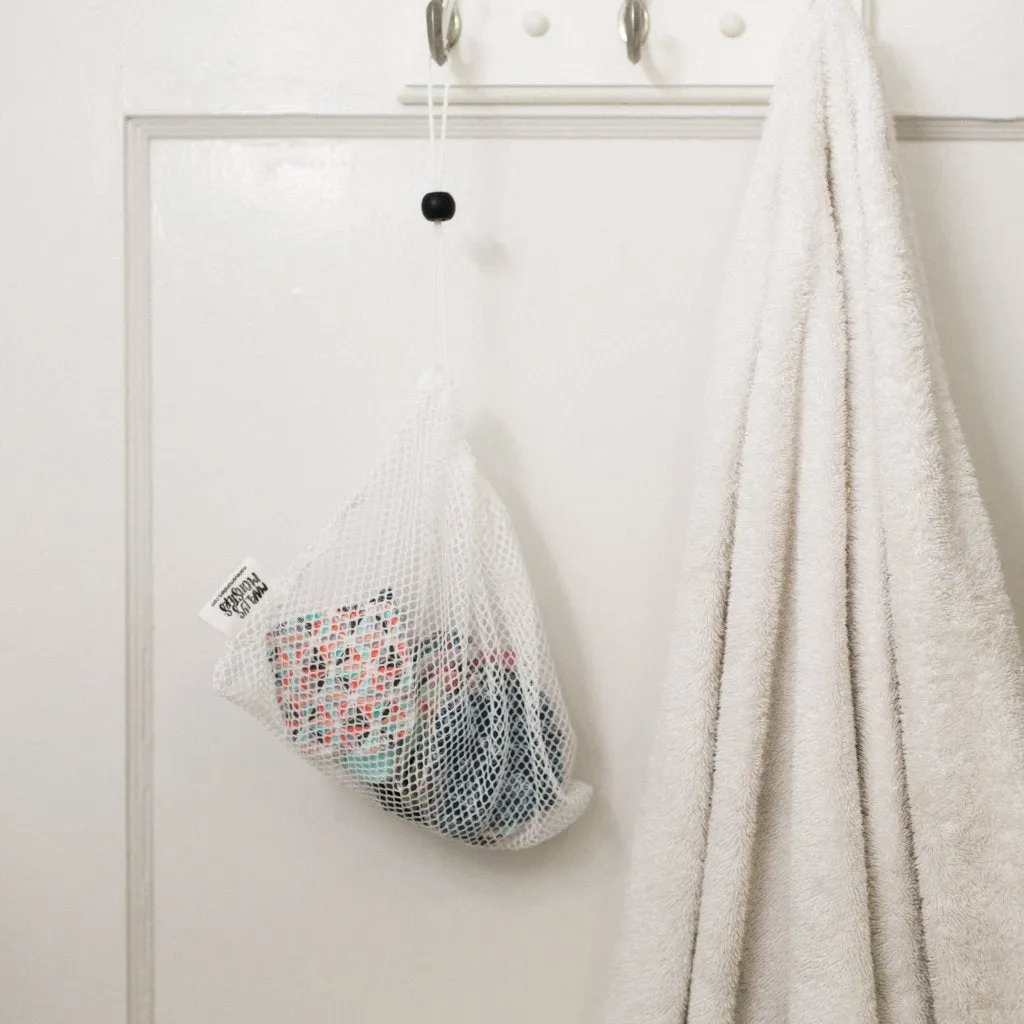 MESH LAUNDRY BAG & FACIAL ROUNDS SET