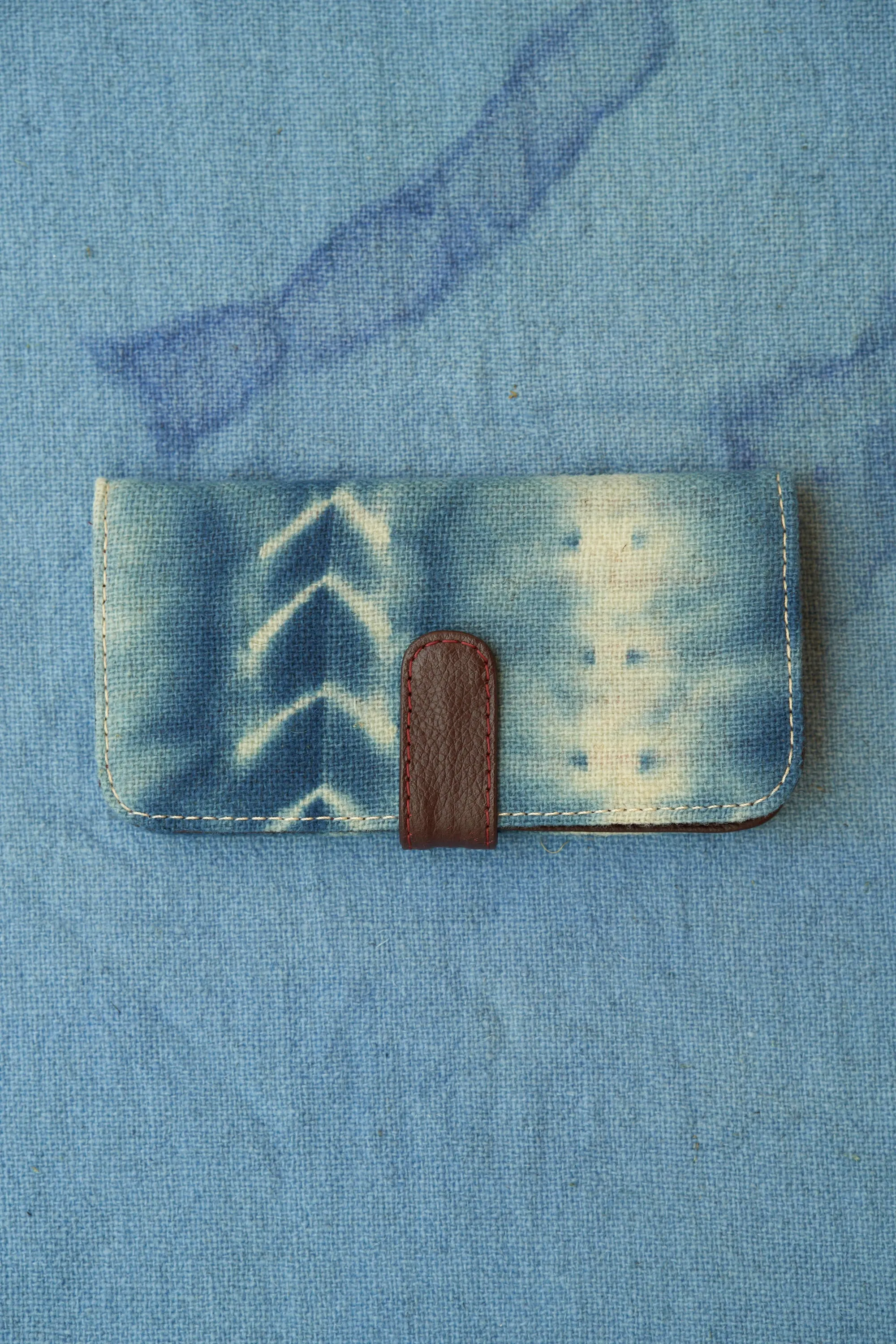 Oaxaca Indigo Wool Tie Dye Wallet in Burgundy Leather