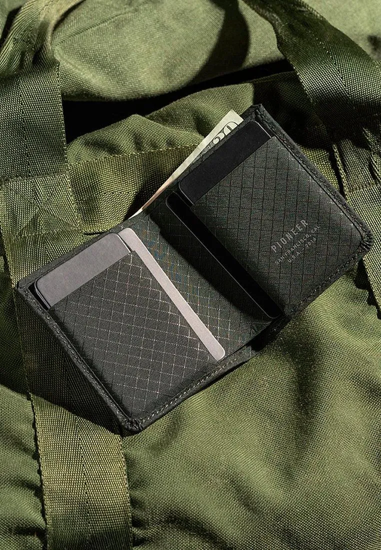 Pioneer Altitude Billfold Wallet 10XD Black White