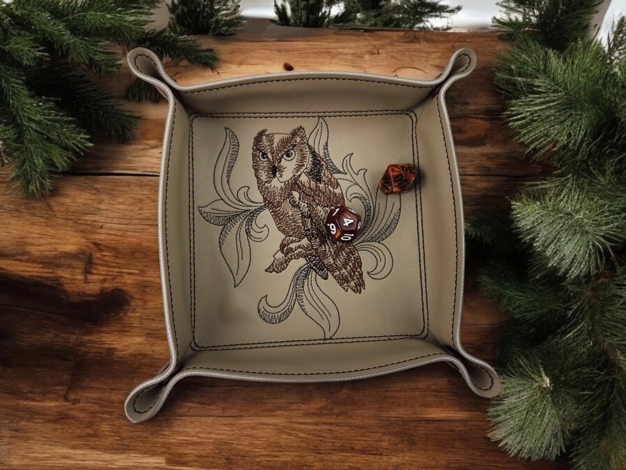 Screech owl dice tray