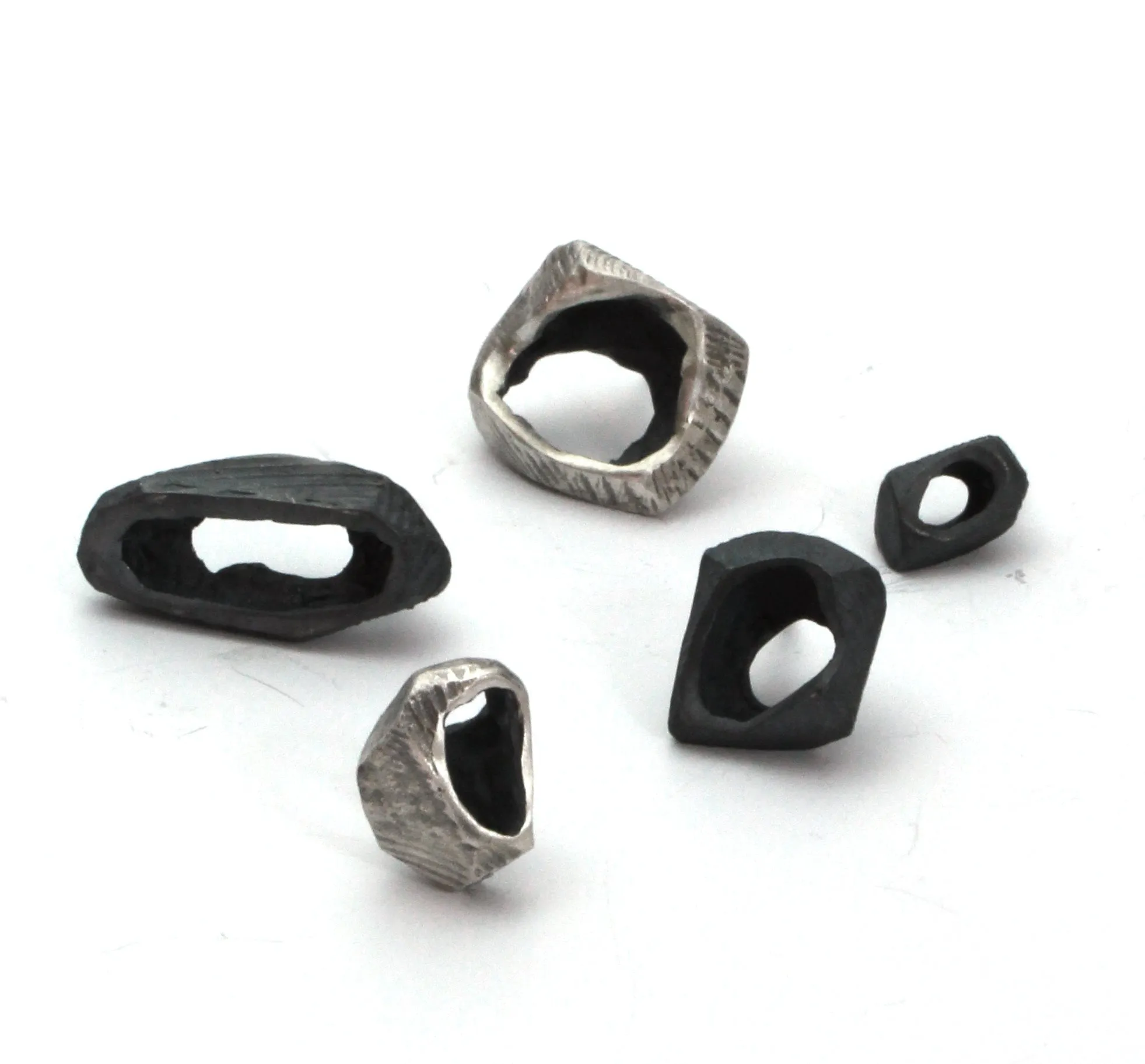 Shama Lapel Pin
