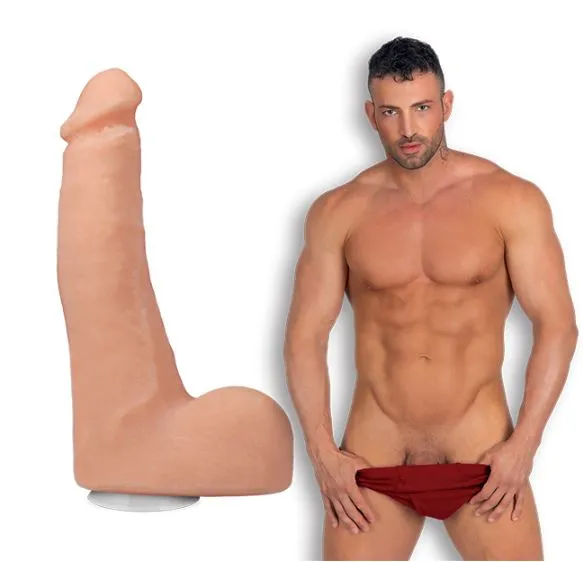 Signature Cocks - Maximo Garcia